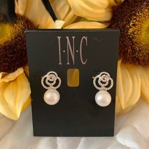 NWT! INC Rose & Pearl Earrings